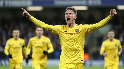 Jay Bird and Zak Brunt scored late goals as Boreham Wood overturned a deficit to beat Carlisle United 2-1 in the National...
