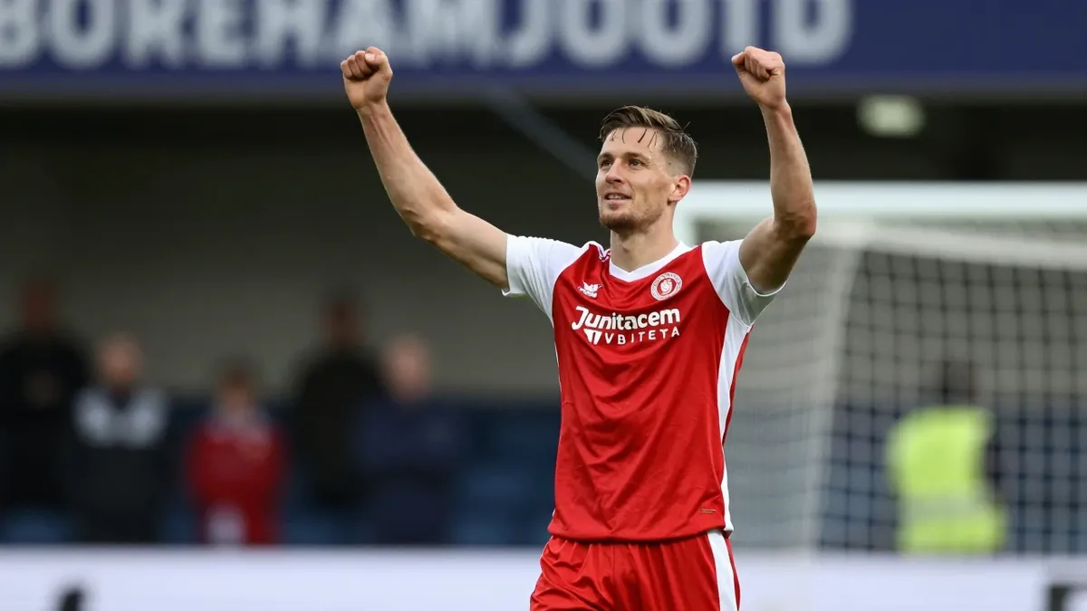 Boreham Wood secured a 2-1 win over Boston United with Matt Rush scoring both goals to move top of the National League on...